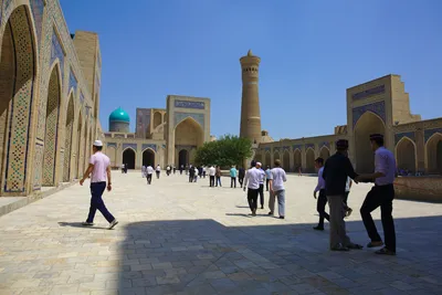 Innenhof der Kalyan Moschee