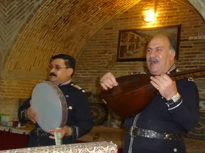 Iranische Musik zum Essen