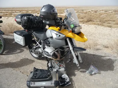 Warten auf den geflickten Reifen