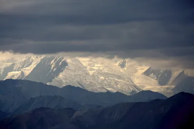 Und schon ist der Denali wieder mit Wolken bedeckt